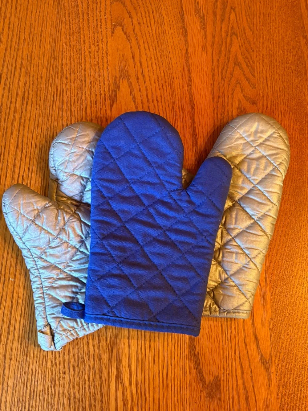Weight Watchers Blue Quilted Oven Mitt Plus Two Generic Silver Oven Mitts